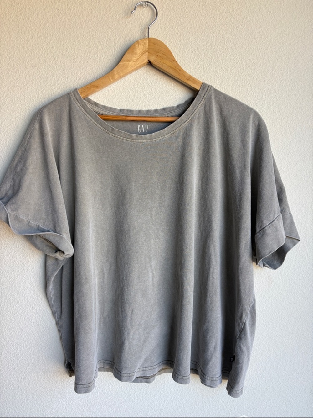 GAP Relaxed Cotton Tee | Minimalist Capsule Wardrobe Basic